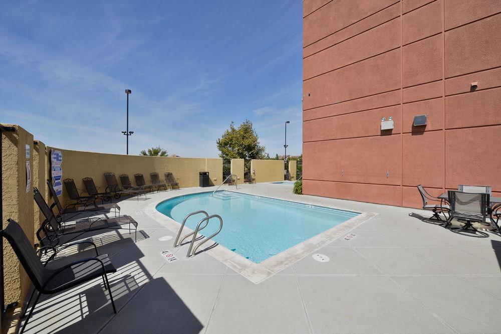 Holiday Inn Express Elk Grove West I-5 By Ihg Экстерьер фото