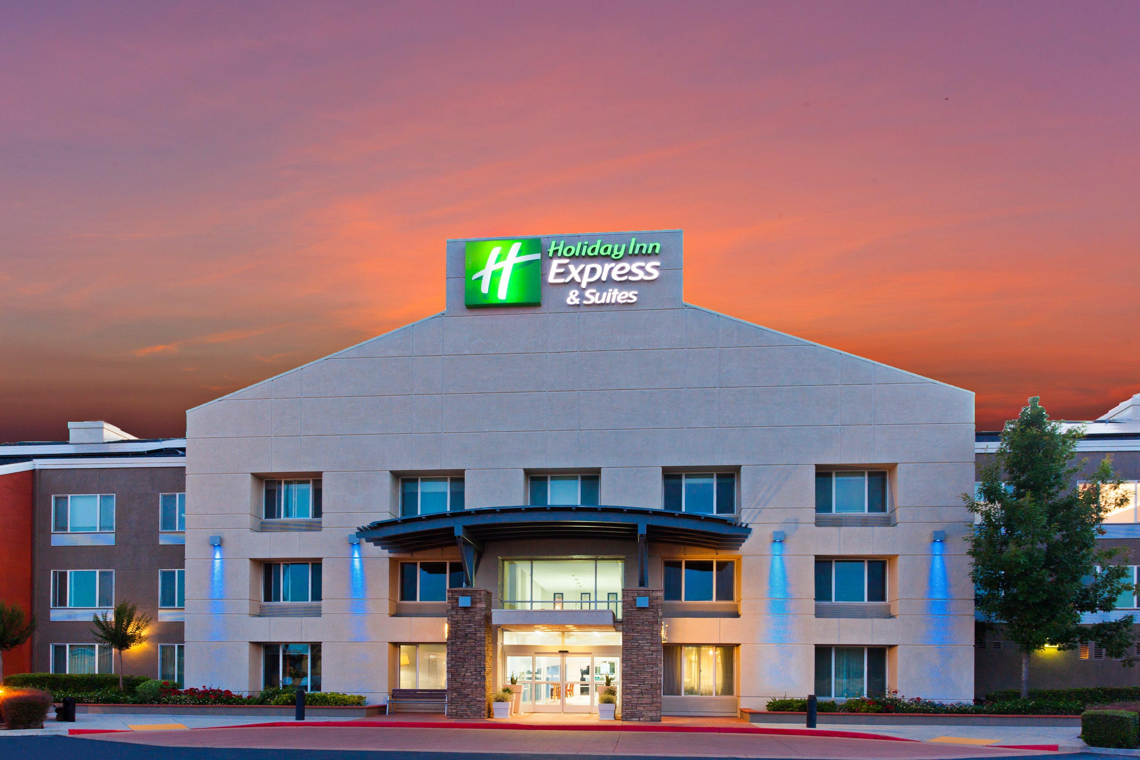 Holiday Inn Express Elk Grove West I-5 By Ihg Экстерьер фото