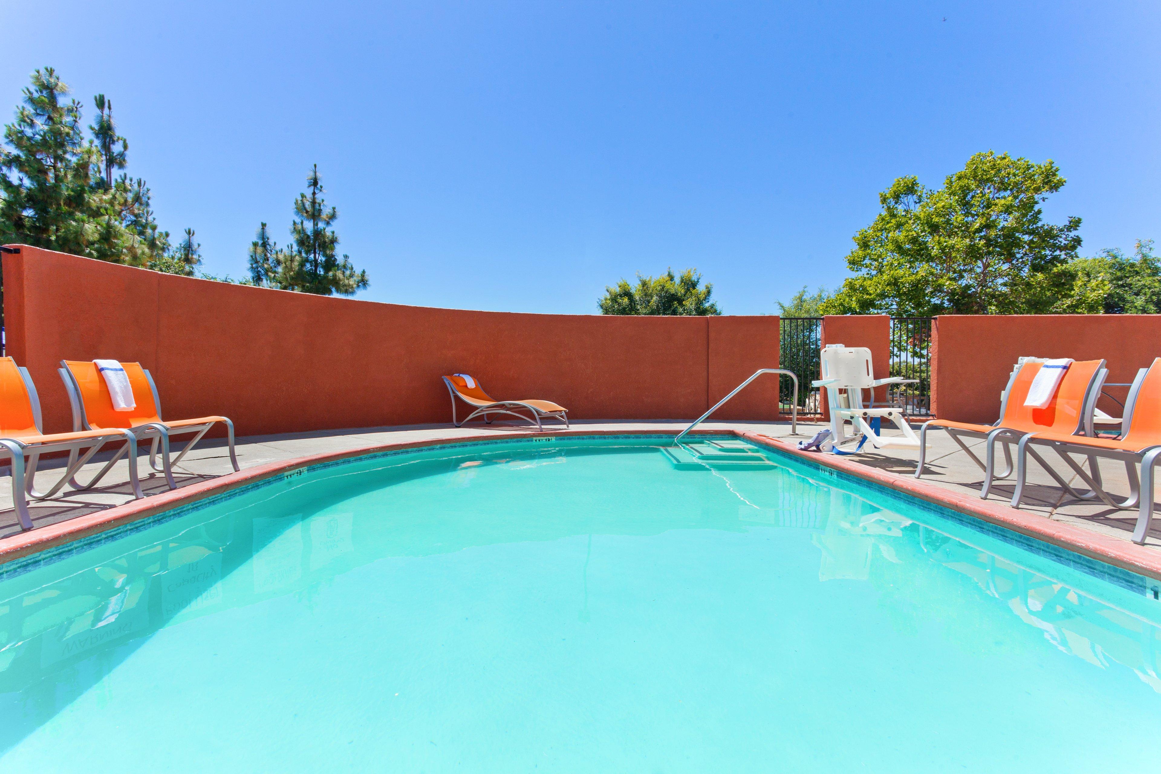 Holiday Inn Express Elk Grove West I-5 By Ihg Экстерьер фото