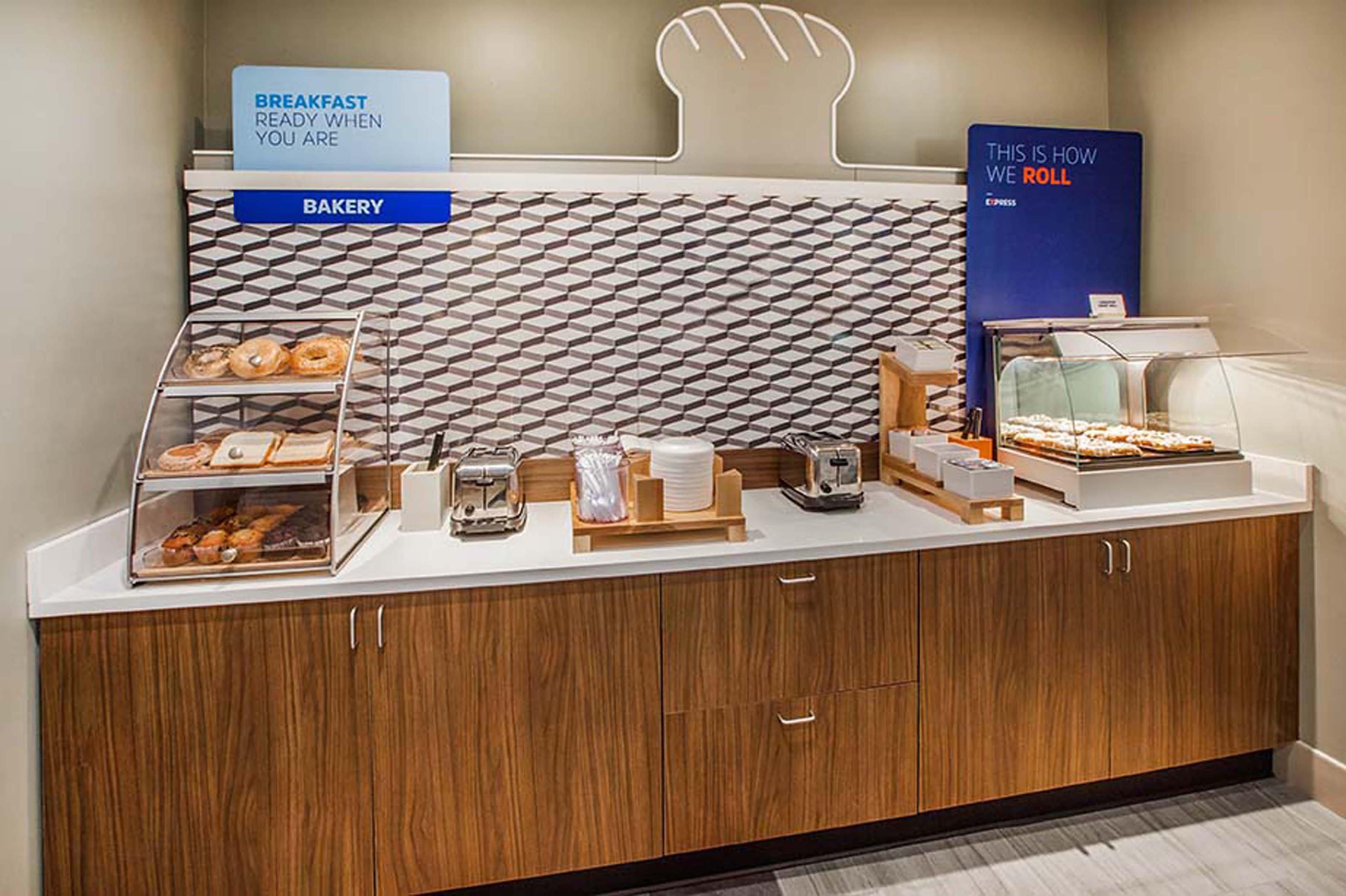 Holiday Inn Express Elk Grove West I-5 By Ihg Экстерьер фото
