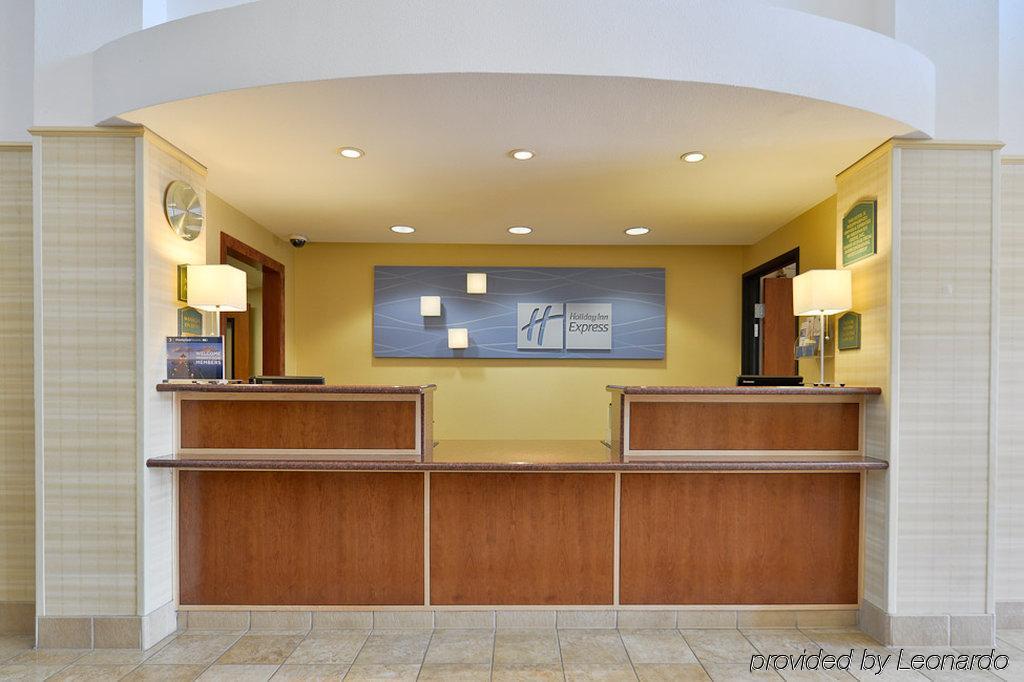Holiday Inn Express Elk Grove West I-5 By Ihg Интерьер фото